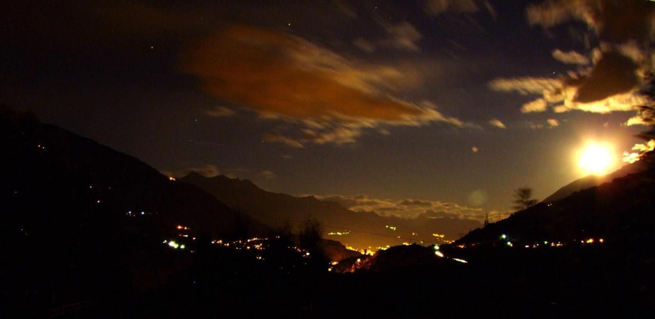 Le Renard D'Introd Bed & Breakfast エクステリア 写真